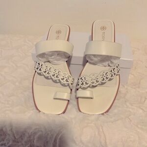TORY BURCH SANDALS TINY MILLER TOE RING FLATS Off White Ivory Leather 11